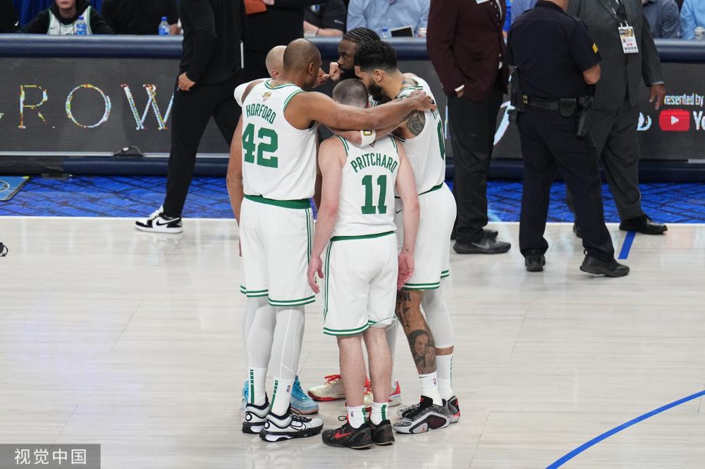 一个巨大的 一个巨大的