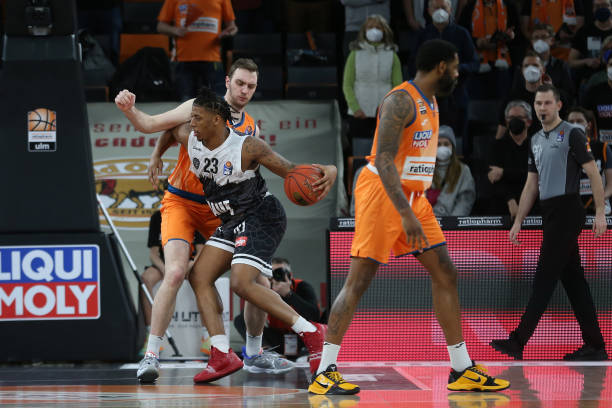 合和战略布 合和战略布